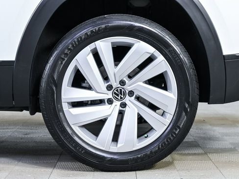 Used 2022 Volkswagen Atlas Cross Sport SE image 36