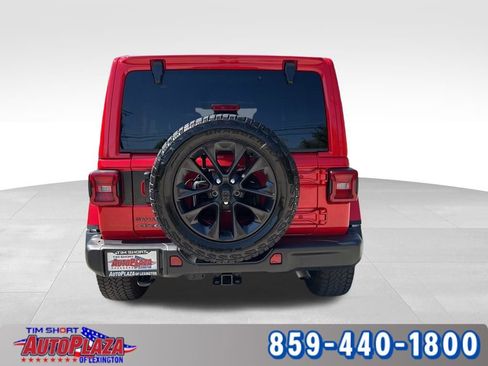Used 2025 Jeep Wrangler Unlimited Sahara AWD/4WD image 4
