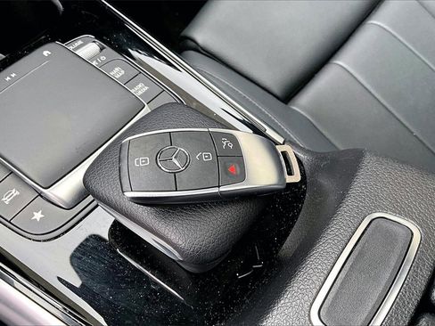 Certified 2021 Mercedes-Benz GLB 250 4MATIC image 10