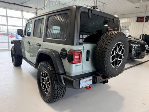 Used 2024 Jeep Wrangler Unlimited Rubicon AWD/4WD image 5