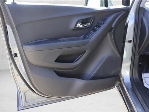 Used 2020 Chevrolet Trax LS w/ Tint and Cruise Package FWD image 12