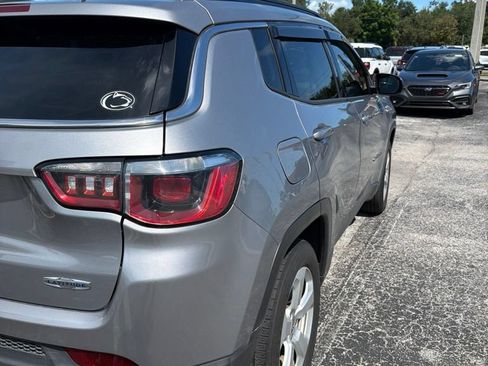 Used 2018 Jeep Compass Latitude w/ Cold Weather Group AWD/4WD image 6