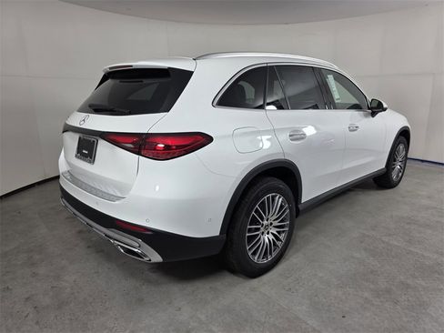 New 2026 Mercedes-Benz GLC 300 image 4