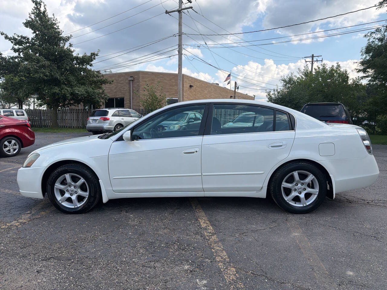 Used 2005 Nissan Altima 2.5 S w/ (F01) Convenience Pkg FWD image 3