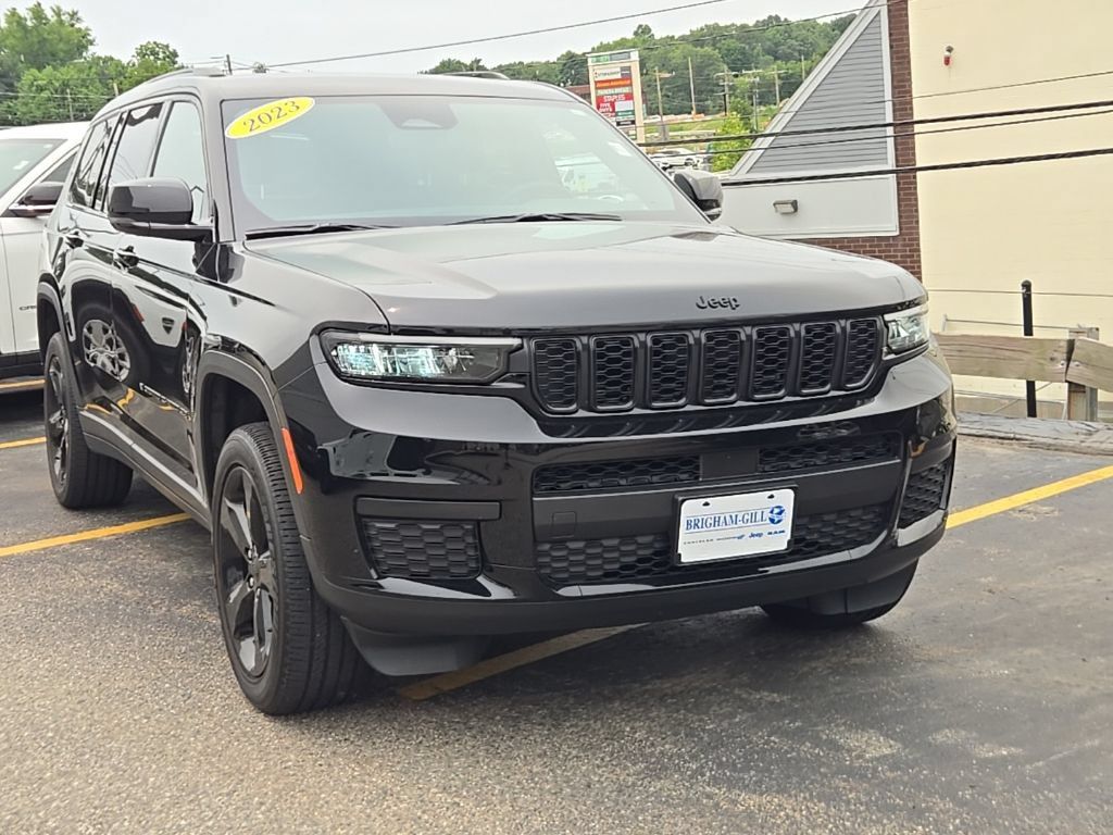 Used 2023 Jeep Grand Cherokee L Laredo AWD/4WD image 3