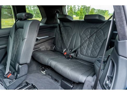 Used 2023 BMW X7 xDrive40i w/ Executive Package AWD/4WD image 16