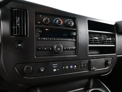 Used 2025 Chevrolet Express 3500 LT w/ LT Preferred Equipment Group RWD image 25