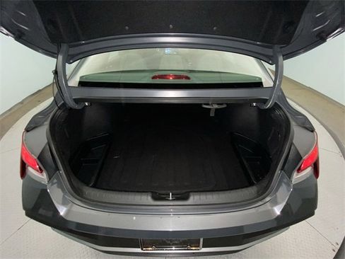 Used 2024 Hyundai Elantra SEL image 23