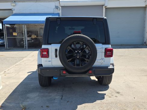 Used 2023 Jeep Wrangler Sahara image 5
