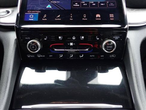 Used 2022 Jeep Grand Cherokee L Overland w/ Luxury Tech Group IV AWD/4WD image 21