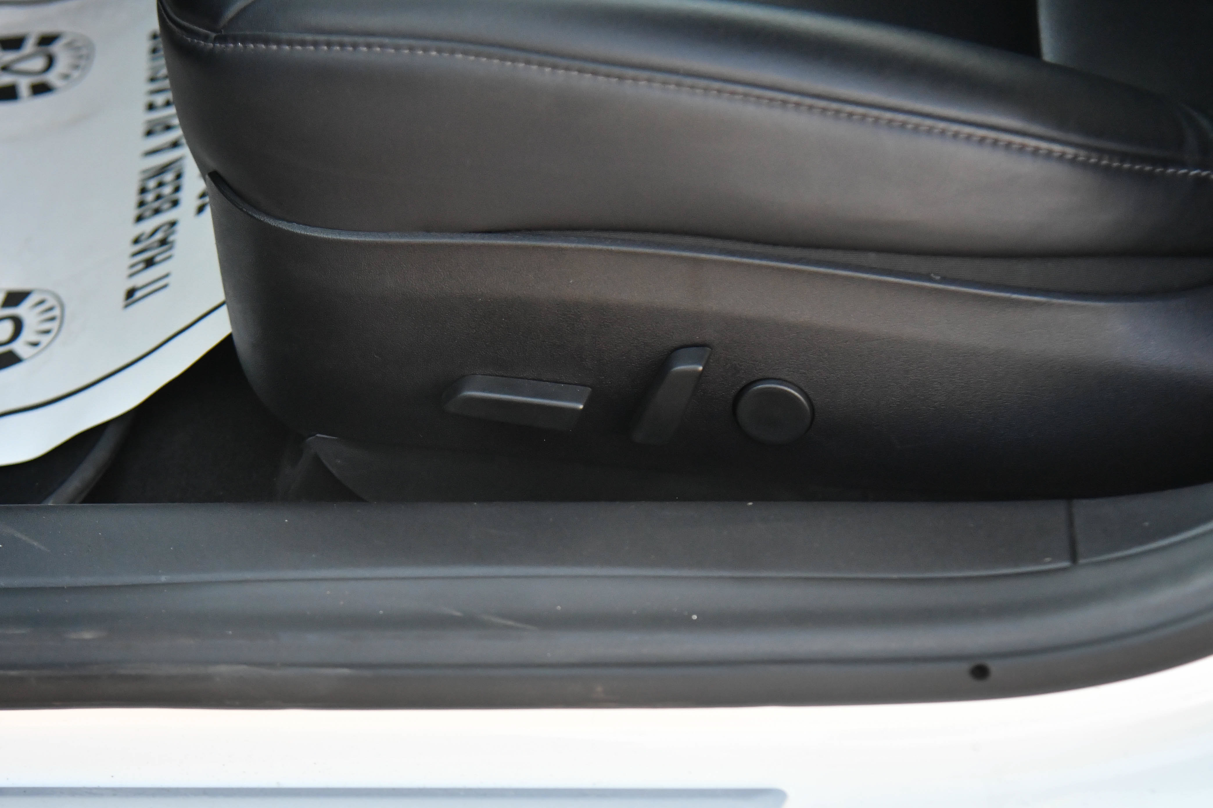 Used 2018 Tesla Model 3 Long Range RWD image 16