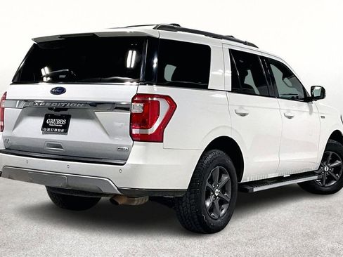 Used 2021 Ford Expedition XLT image 2