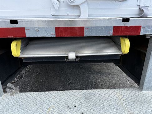 Used 2023 Ford E-350 and Econoline 350 Super Duty w/ Power Windows & Locks Group image 16