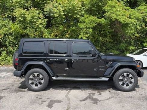 Used 2018 Jeep Wrangler Unlimited Sahara w/ Cold Weather Group AWD/4WD image 5