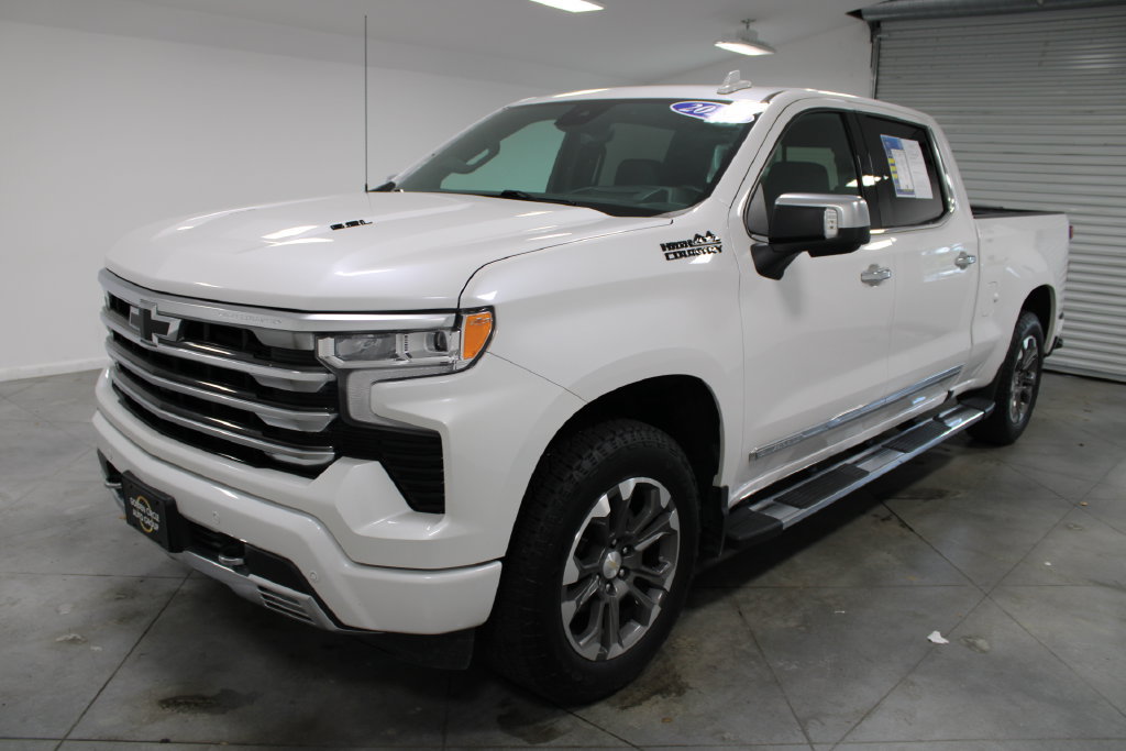 Used 2024 Chevrolet Silverado 1500 High Country w/ Technology Package AWD/4WD image 4