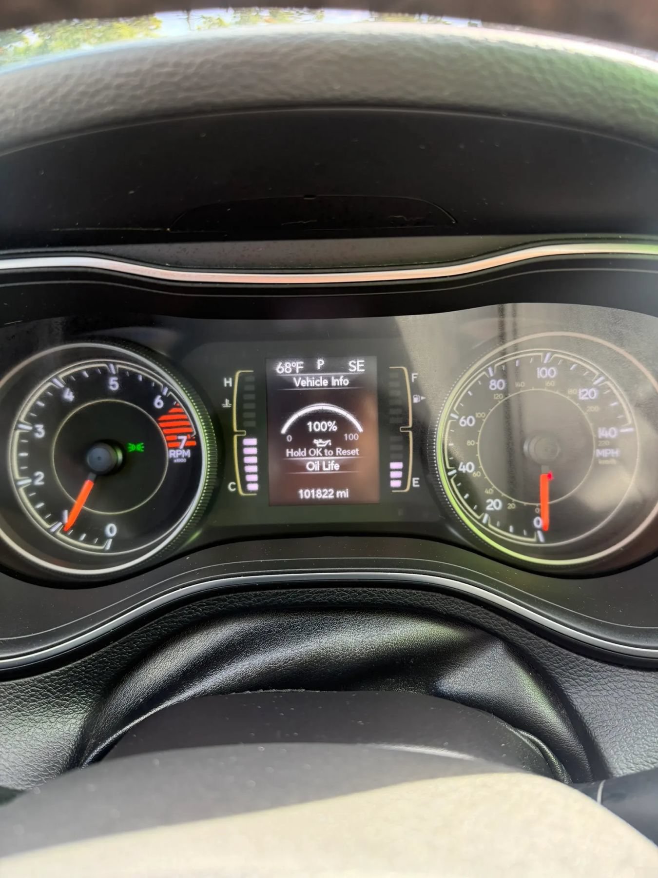 Used 2019 Jeep Cherokee Latitude Plus w/ Cold Weather Group AWD/4WD image 14