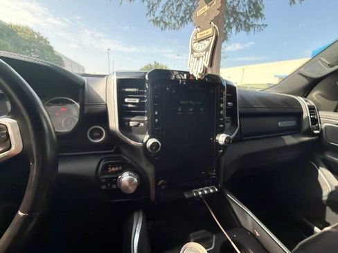 Used 2021 RAM 1500 Laramie AWD/4WD image 10