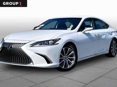 Used 2020 Lexus ES 300h w/ Premium Package