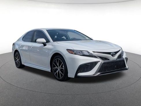 Used 2024 Toyota Camry SE w/ Convenience Package FWD image 8
