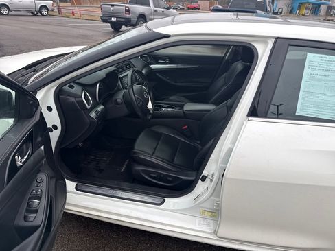 Used 2023 Nissan Maxima SL image 14