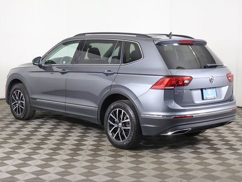 Used 2021 Volkswagen Tiguan SE AWD/4WD image 9