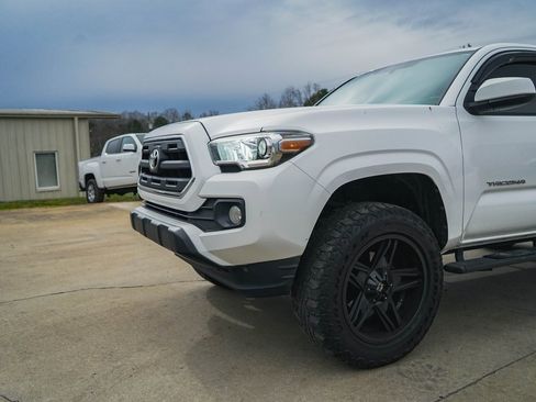 Used 2016 Toyota Tacoma SR5 image 26