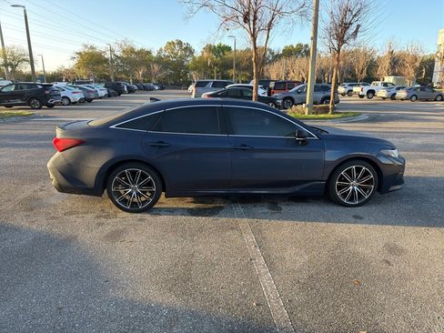 Used 2019 Toyota Avalon Touring w/ Advanced Safety Package image 6