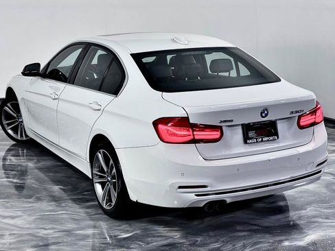 Used 2017 BMW 330i xDrive Sedan AWD/4WD image 11