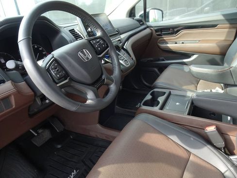 Used 2025 Honda Odyssey Elite image 12