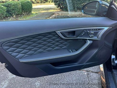 Used 2019 Jaguar F-TYPE SVR image 18