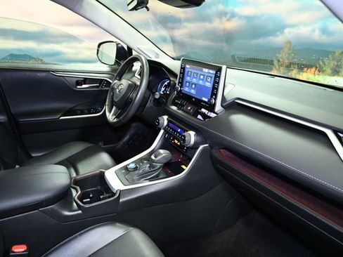 Used 2022 Toyota RAV4 Limited image 45