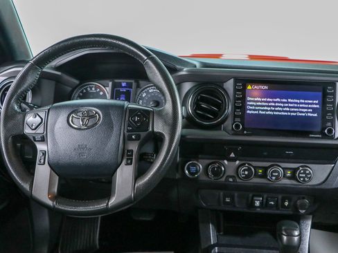 Used 2020 Toyota Tacoma TRD Sport AWD/4WD image 18