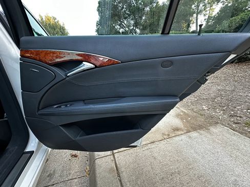 Used 2005 Mercedes-Benz E 320 Sedan image 23
