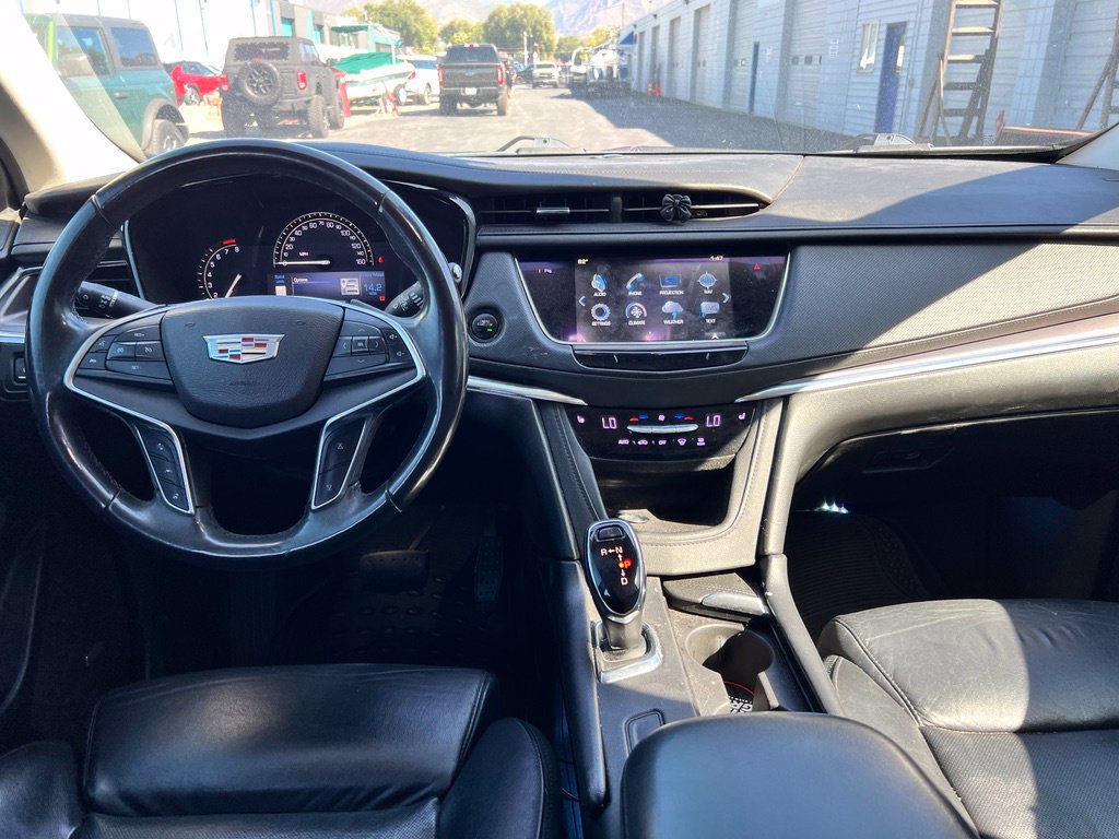 Used 2017 Cadillac XT5 Luxury w/ Driver Awareness Package FWD image 7
