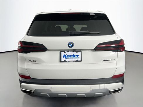 Used 2025 BMW X5 xDrive50e w/ Premium Package image 5