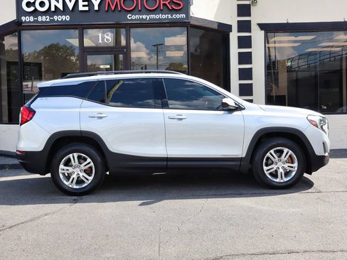 Used 2018 GMC Terrain SLE w/ Driver Convenience Package AWD/4WD image 11