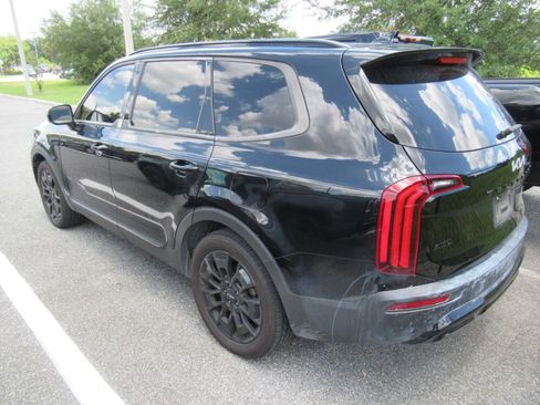 Used 2022 Kia Telluride SX w/ Nightfall Edition Package AWD/4WD image 4