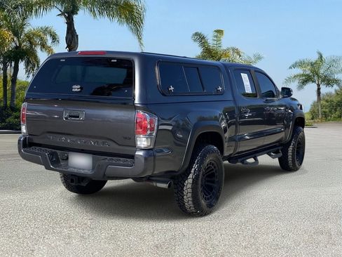 Used 2020 Toyota Tacoma TRD Off-Road w/ TRD Premium Off Road Package AWD/4WD image 5