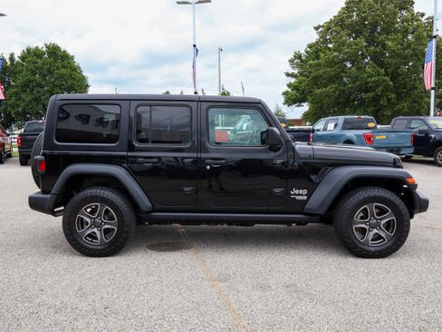 Used 2019 Jeep Wrangler Unlimited Sport S AWD/4WD image 6