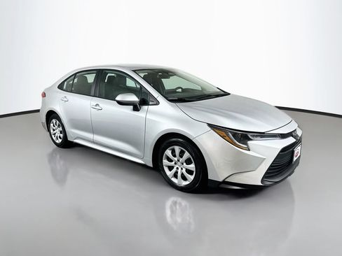 Used 2024 Toyota Corolla LE FWD image 3