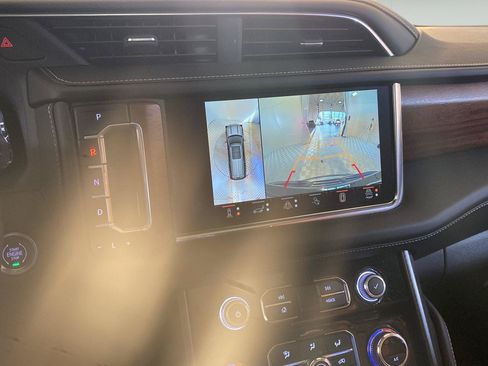 Used 2023 GMC Yukon Denali Ultimate AWD/4WD image 18