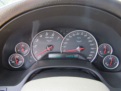 Used 2007 Chevrolet Corvette Convertible w/ Preferred Equipment Group RWD image 17