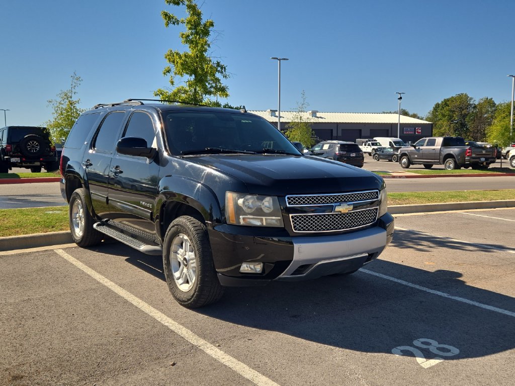Used 2010 Chevrolet Tahoe LT w/ Luxury Package AWD/4WD image 4