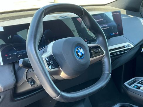 Used 2025 BMW iX xDrive50 AWD/4WD image 16