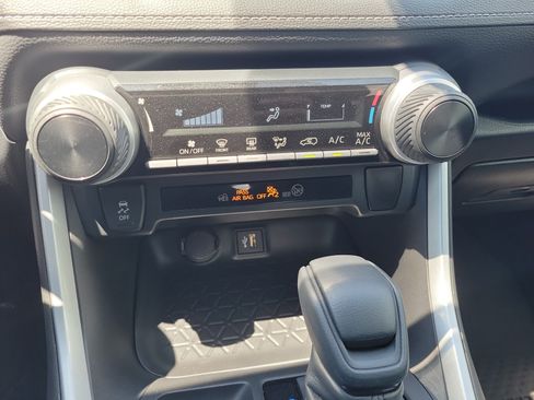 Used 2023 Toyota RAV4 LE FWD image 27