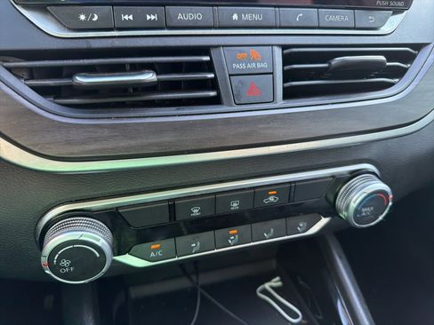 Used 2024 Nissan Altima 2.5 SV image 16