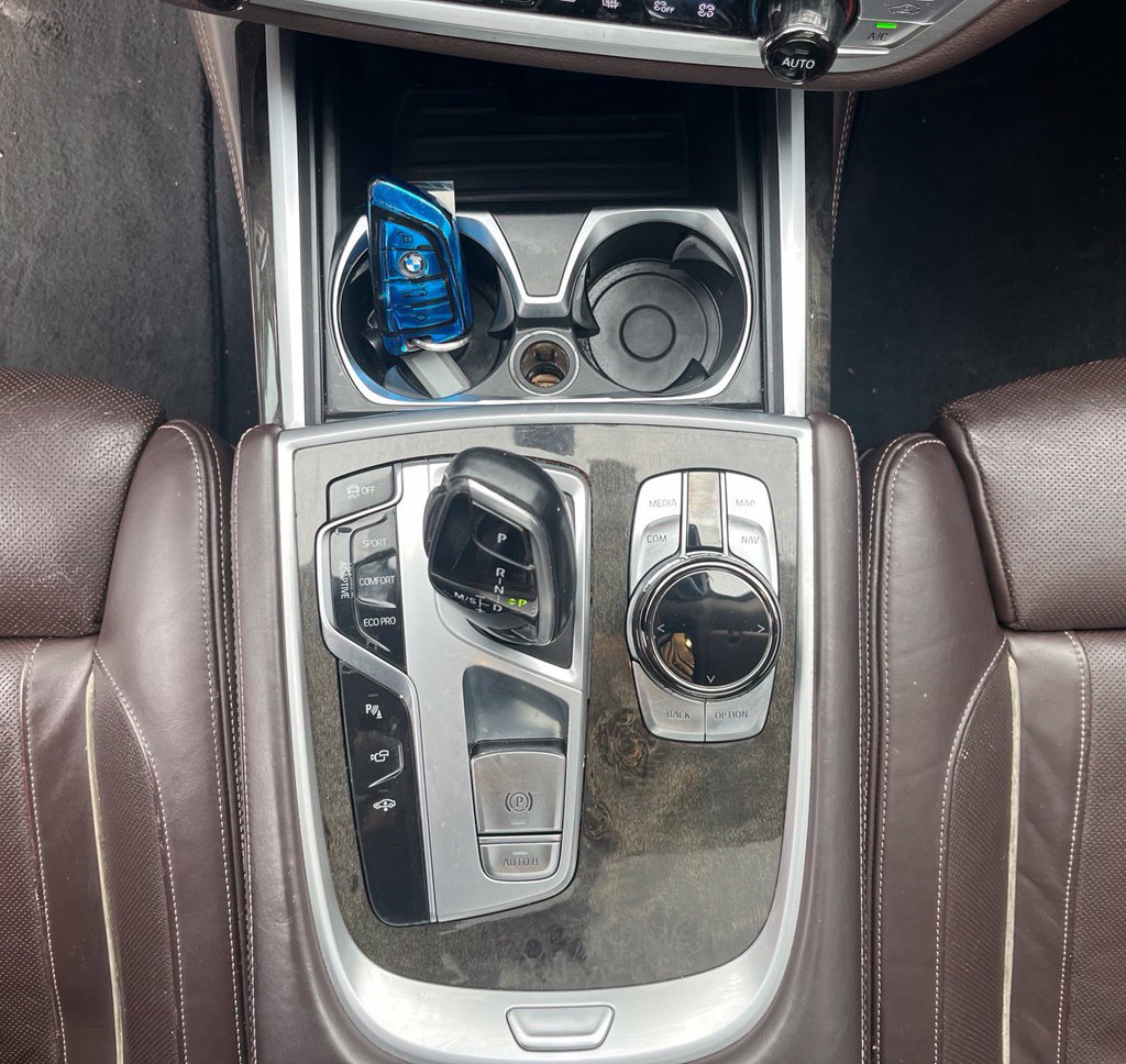 Used 2016 BMW 740i RWD image 26