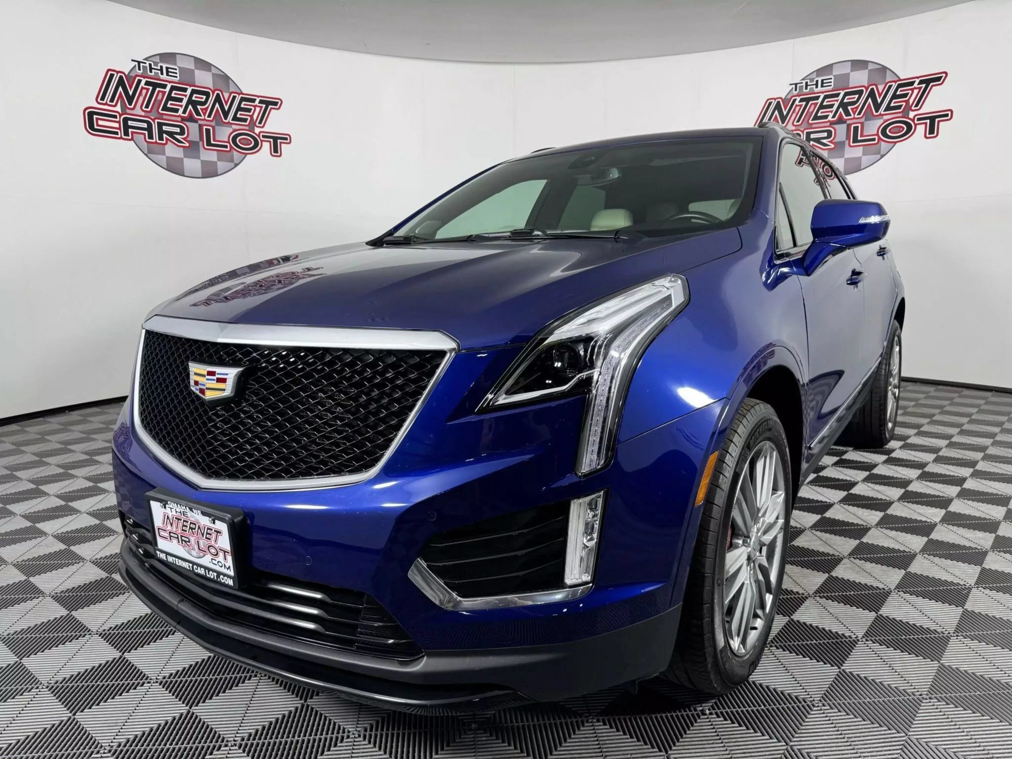 Used 2023 Cadillac XT5 Sportv AWD/4WD image 3