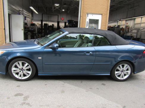 Used 2008 Saab 9-3 Aero w/ Touring Package FWD image 2