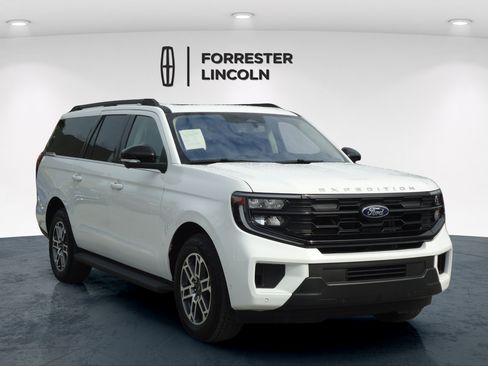 Used 2025 Ford Expedition Max Active AWD/4WD image 1